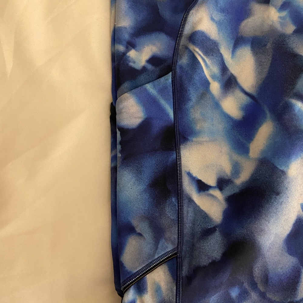 Lululemon leggings size 10 - Picture 3 of 7